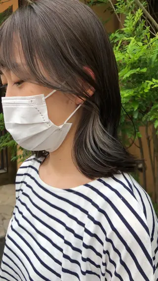 ミディアム 川元 汐音のヘアスタイル