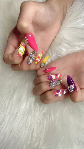 ミディアム ネイル 《LB》ラブリエ Nail&eyeのマツエク・マツパデザイン