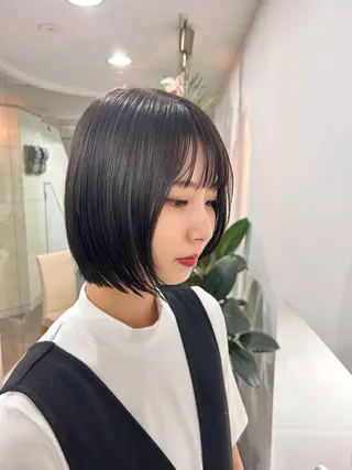 ショート カラー コバヤシ リョウのヘアスタイル