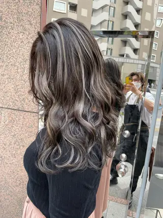 ロング カラー 白髪ぼかしハイライト 茗荷谷駅徒歩2分のヘアスタイル