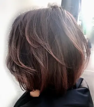 ショート 白髪ぼかし×デザイン 🕊️🫧ホウジョウのヘアスタイル