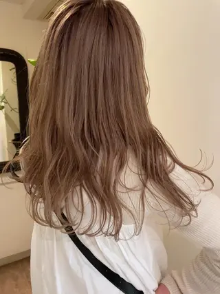 セミロング カラー 大人girly🛋️ 🤍yukakoのヘアスタイル