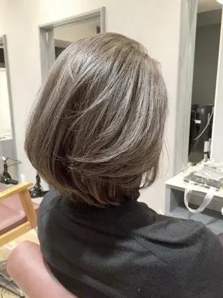 ショート カラー 磧本 祐里恵のヘアスタイル