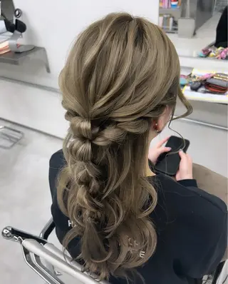 ロング ヘアアレンジ 田口 莉奈のヘアスタイル