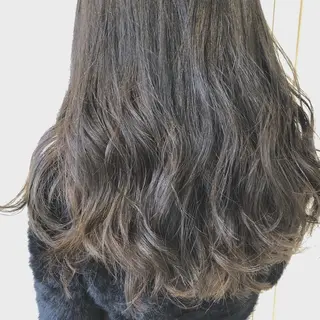ロング カラー TRENCH 相澤 果歩のヘアスタイル