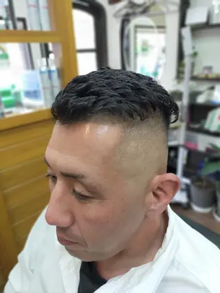 ショート メンズ パーマ おしゃれさろんオオキ所属・男を磨く Barber オオキのヘアスタイル