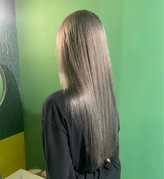 ロング qulim【クリム】 /ハイトーン/海音のヘアスタイル