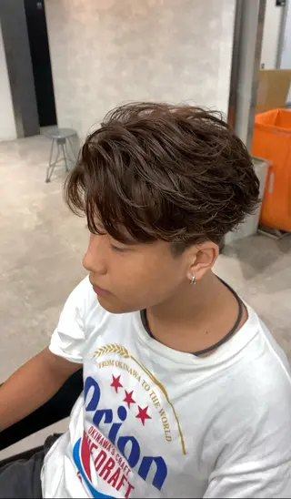 ミディアム パーマ ヘアアレンジ メンズ 🔥ニュアンス フェザー小林海斗🔥のヘアスタイル