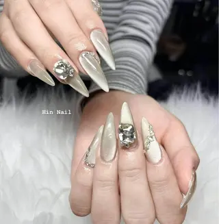 ネイル Hin Nailsのネイルデザイン