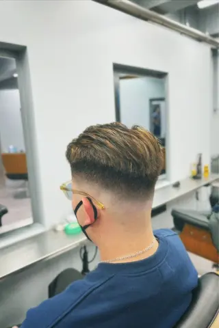 ショート カラー メンズ 池袋メンズパーマ フェード純平のヘアスタイル