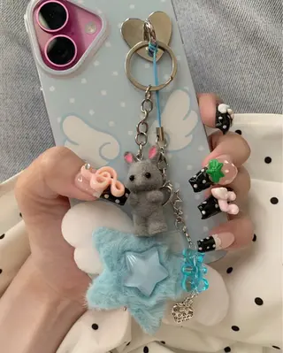 ネイル 𝓇𝒶𝓃𝒶𝓃 𝓃𝒶𝒾𝓁のネイルデザイン