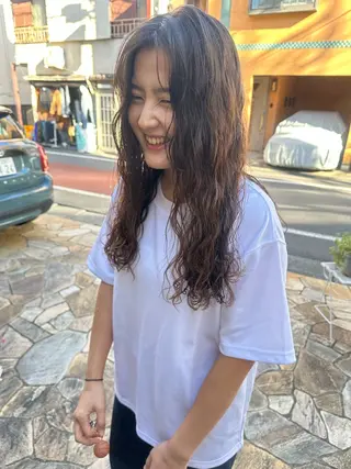ロング パーマ かつやま めいのヘアスタイル