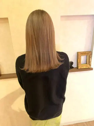 ミディアム Lit.豊橋 夏目のヘアスタイル