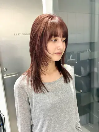 セミロング カラー すぎもと さき⚡️ レイヤー・*パーマのヘアスタイル
