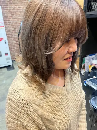 ミディアム カラー 久木原 ゆりのヘアスタイル
