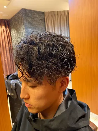 ミディアム 北川 竜也のヘアスタイル