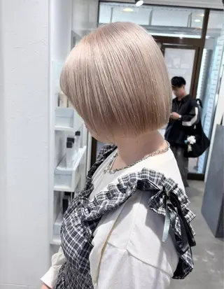 ショート ハイトーン/レイヤー /艶カラー🎀のヘアスタイル