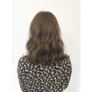 ミディアム カラー biscohair 髪にドラマを。のヘアスタイル