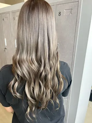 ロング カラー 福島 果音のヘアスタイル
