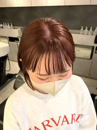 ショート カラー SAKINO． ベージュカラーのヘアスタイル