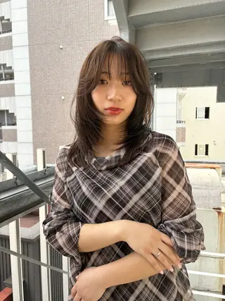セミロング ハッシュカット🎀 レイヤーカットのヘアスタイル
