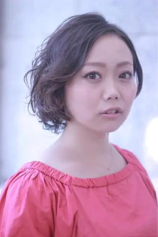 ミディアム パーマ 及川 光のヘアスタイル
