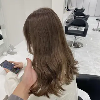 セミロング カラー ヘアアレンジ 🫧モテる💗ダメー ジレスハイトーン🫧のヘアスタイル