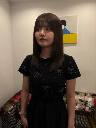 ミディアム 魚谷 綾渚のヘアスタイル