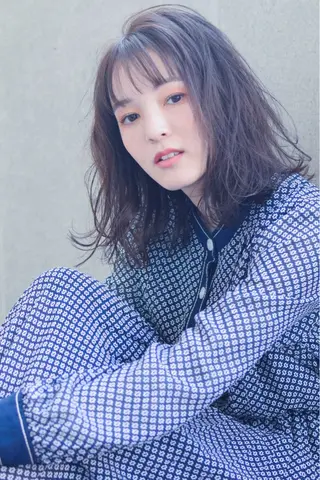 セミロング カラー クスノキ ヤスタカのヘアスタイル