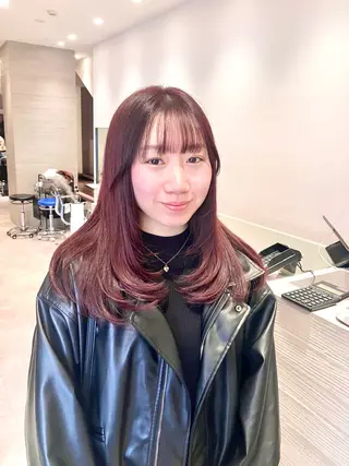 ロング カラー サキ🤍ハイトーン 🩰くびれ巻きヘアのヘアスタイル