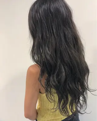 ロング アートディレクター ワダヒサノリのヘアスタイル