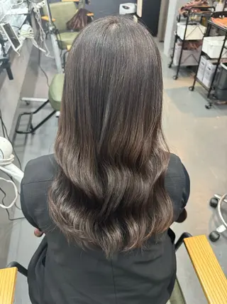 カラー やぶかみ りんのヘアスタイル