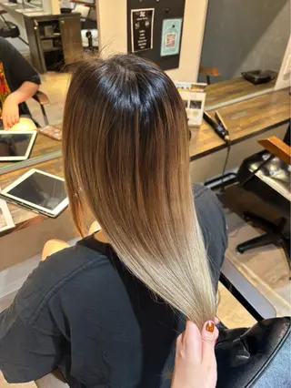 ロング ふじた/透明感カラー レイヤーカットのヘアスタイル