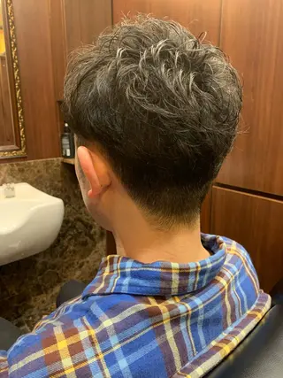ショート パーマ メンズ 羽木 隆徒のヘアスタイル