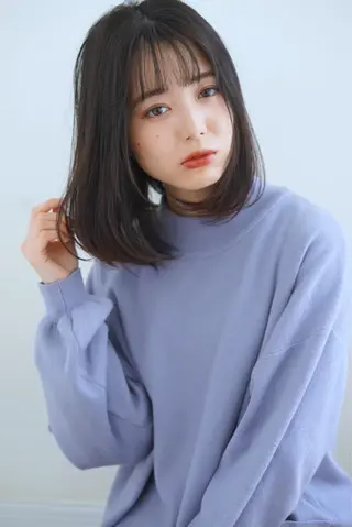 ミディアム & kuのヘアスタイル