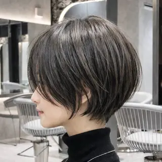ショート カラー 《髪質改善✖️レイヤ ー🩶》ナオヤのヘアスタイル