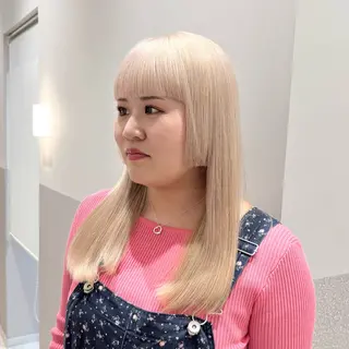 ミディアム カラー 🩵ブリーチカラー 🐈MIORI🩵のヘアスタイル