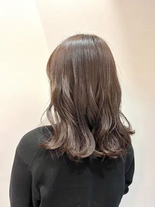 ミディアム カラー 山本 佳奈のヘアスタイル