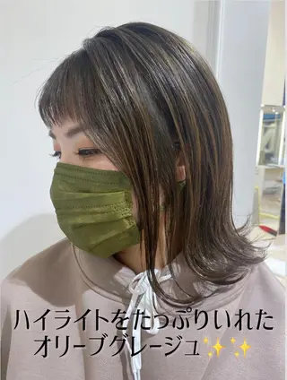 ミディアム カラー 小顔レイヤー/ ベージュ🤍Rieのヘアスタイル