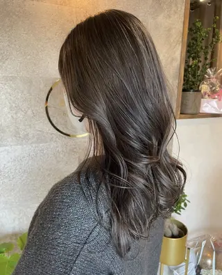 セミロング カラー annoii _pomのヘアスタイル