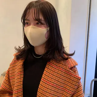 ミディアム SAKINO． ベージュカラーのヘアスタイル