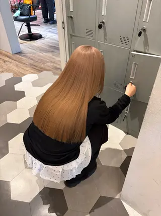 ロング カラー 岩本 亜美のヘアスタイル