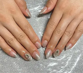 ネイル VIERU 🌈🎀💖のネイルデザイン