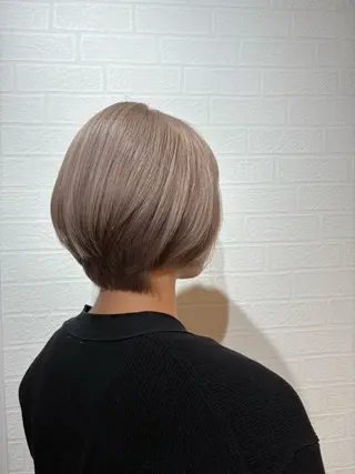 ショート カラー 檜山 知可子のヘアスタイル