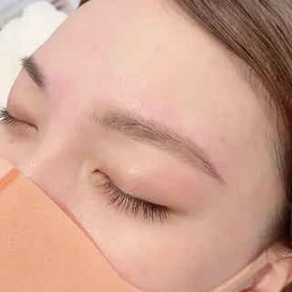 マツエク・マツパ ホワイトアイ HIKARUの眉毛・アイブロウイメージ