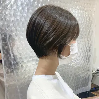ショート カラー stylist店長 岡本真依のヘアスタイル