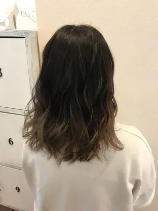 ミディアム 岡本 智次のヘアスタイル