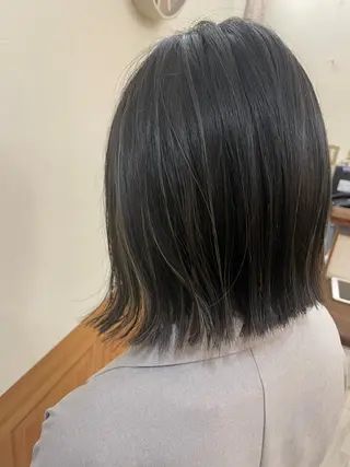 ショート カラー 平田 怜のヘアスタイル