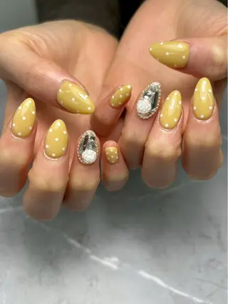 ネイル 【UNE.】 長さだしフィルインのネイルデザイン