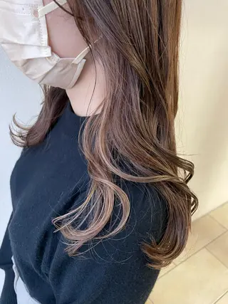 ロング カラー 沢田 瞳のヘアスタイル
